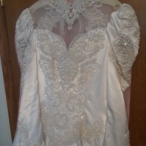 Justine Size 12 Wedding Gown